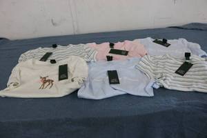 lot 663 image: 6 Size S womens tops new with tags...