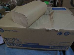 lot 521 image: 16 Packs of Pacific Blue multifold ...