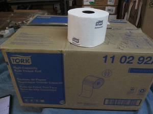 lot 522 image: 36 Rolls Tork toilet tissue...