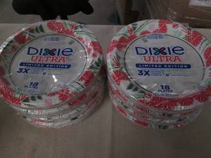 lot 543 image: 8 Packs of 18 Dixie plates...