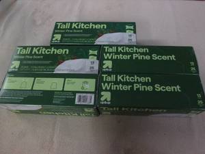 lot 577 image: 5 25 Packs of tall drawstring trash...