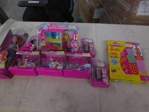 lot 587 image: Barbie lot...