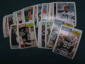 lot 103 image: Lot of assorted Topps football card...