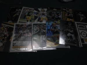 lot 106 image: Lot of football cards,...