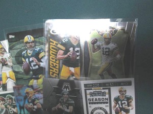 lot 107 image: Lot of vintage football cards...