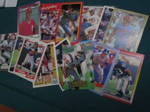 lot 131 image: Lot of assorted sports cards...