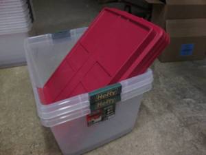 lot 722 image: 3 Hefty storage totes with lids...