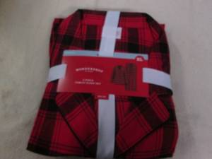 lot 729 image: XL family sleep set, flannel...