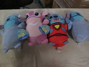 lot 738 image: Disney HugMee lot...