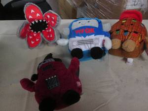 lot 744 image: Assorted new plush toys, Bum Bumz...