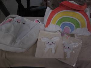 lot 752 image: 2 Large and 2 small Easter bags...