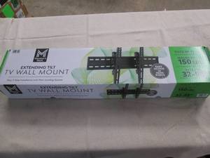 lot 784 image: Extending tilt TV wall mount, for 3...