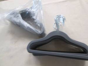 lot 796 image: 30 Velvet grey kids hangers...