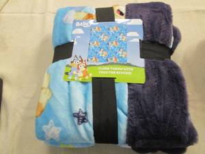 lot 776 image: Bluey cloud throw...