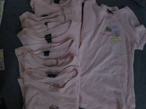 lot 680 image: 8 small pink womens t-shirts...