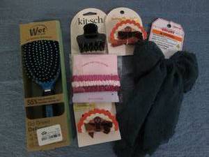 lot 803 image: Mixed hair accessories lot...
