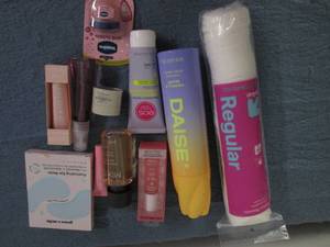 lot 812 image: Best of vanilla care set...