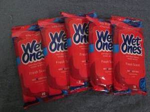 lot 813 image: 5 wet ones travel antibacterial wip...