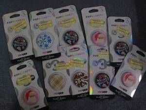 lot 840 image: Lot of Pop Grip popsockets...