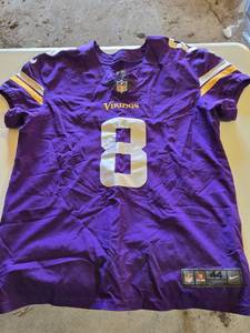lot 23 image: Minnesota Vikings NFL Nike On Field Kirk Cousins Jersey Size 44 - Approx Dimension Chest 44, Length 28