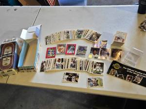 lot 32A image: Lot of Mixed Sports Cards Featuring Baseball and Football Players Including Notable Cards