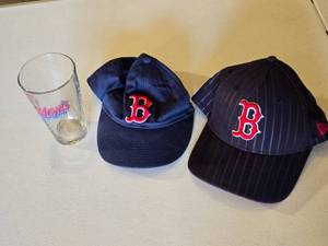 lot 44H image: Boston Red Sox Hats