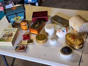 lot 78 image: Collection of Vintage Decorative Boxes and Novelty Items Including Girl Scouts Book