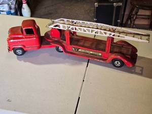 lot 96 image: Vintage Buddy L Extension Ladder Fire Truck