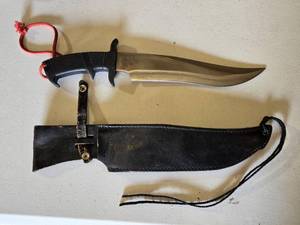 United Cutlery UC466 Stainless Steel Knife with Sheath - 16" Total Length