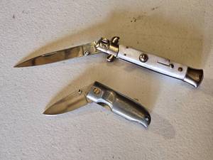 lot 131 image: Lot of 2 Knives Including Milano Assisted Opening and Folding Pocket Knife