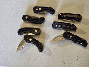 lot 133 image: Lot of 7 Pocket Knives with Button Assist