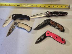 lot 136 image: Lot of 5 Folding Knives Including MTech USA Models and Accessories