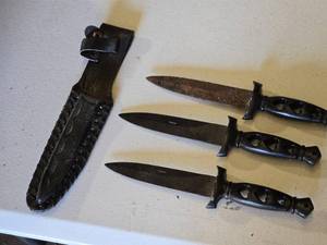 lot 139 image: Set of 3 Daggers with Sheath