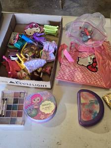 lot 157 image: Hello Kitty and Mermaid Themed Toy and Makeup Set and More