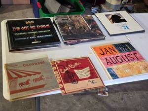 lot 226 image: Lot of Vinyl Records Including The Art of Fugue by Bach, Vivaldi The Four Seasons by Canadian Brass, and Missa Solemnis by Beethoven