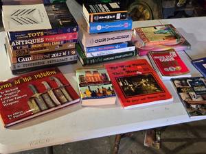 lot 243 image: Lot of Collectible Reference Books on Antiques, Firearms, and Collectibles