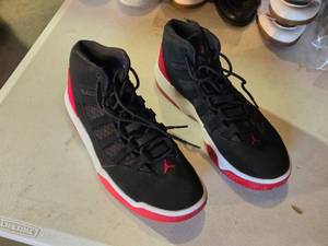 lot 248 image: Nike Jordan Jumpman BlackRed Sneakers Size 10