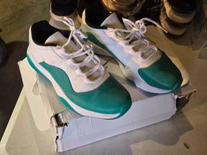 lot 249 image: Nike Air Jordan Low Basketball Shoes Size US 11.5