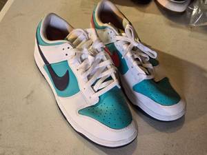 lot 254 image: Nike Sneakers, Mens Size 10, Model HE4850-345