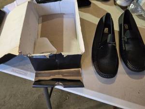 lot 257 image: Faranz Black Loafer Shoes Size 9.5D