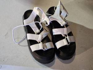 lot 262 image: Nasty Gal Platform Sandals Size 4