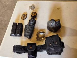 lot 278 image: Vintage Law Enforcement Holster, Ammo Pouch, Security Badge