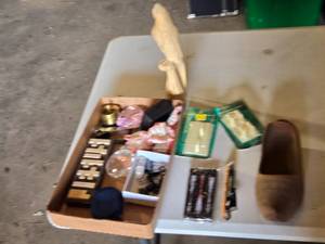 lot 279 image: Lot of Assorted Miscellaneous Items including Wooden Shoe, Wooden Parrot, and Small Accessories