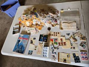lot 287 image: Collection of Vintage and Modern U.S. Postage Stamps Some Unmarked, Pile of Used