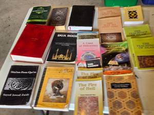 lot 406 image: Collection of Islamic Books including The Quran, Shiaism From Quran, and Servants of Allah