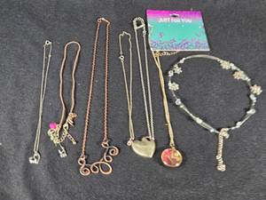 lot 326 image: Assorted Jewelry Lot including Necklaces and Bracelets