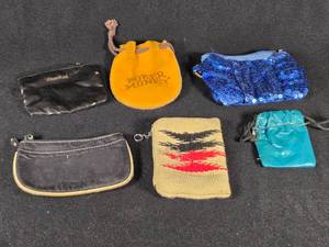lot 330 image: Lot of Vintage Coin Purses and Pouches