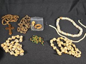 lot 344 image: Lot of Assorted Beaded and Shell Jewelry and Accessories