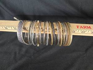 lot 303 image: Large lot of Bracelets