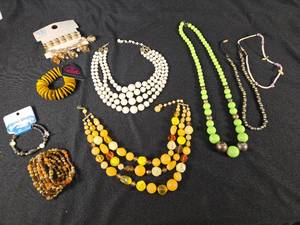 lot 309 image: Necklaces